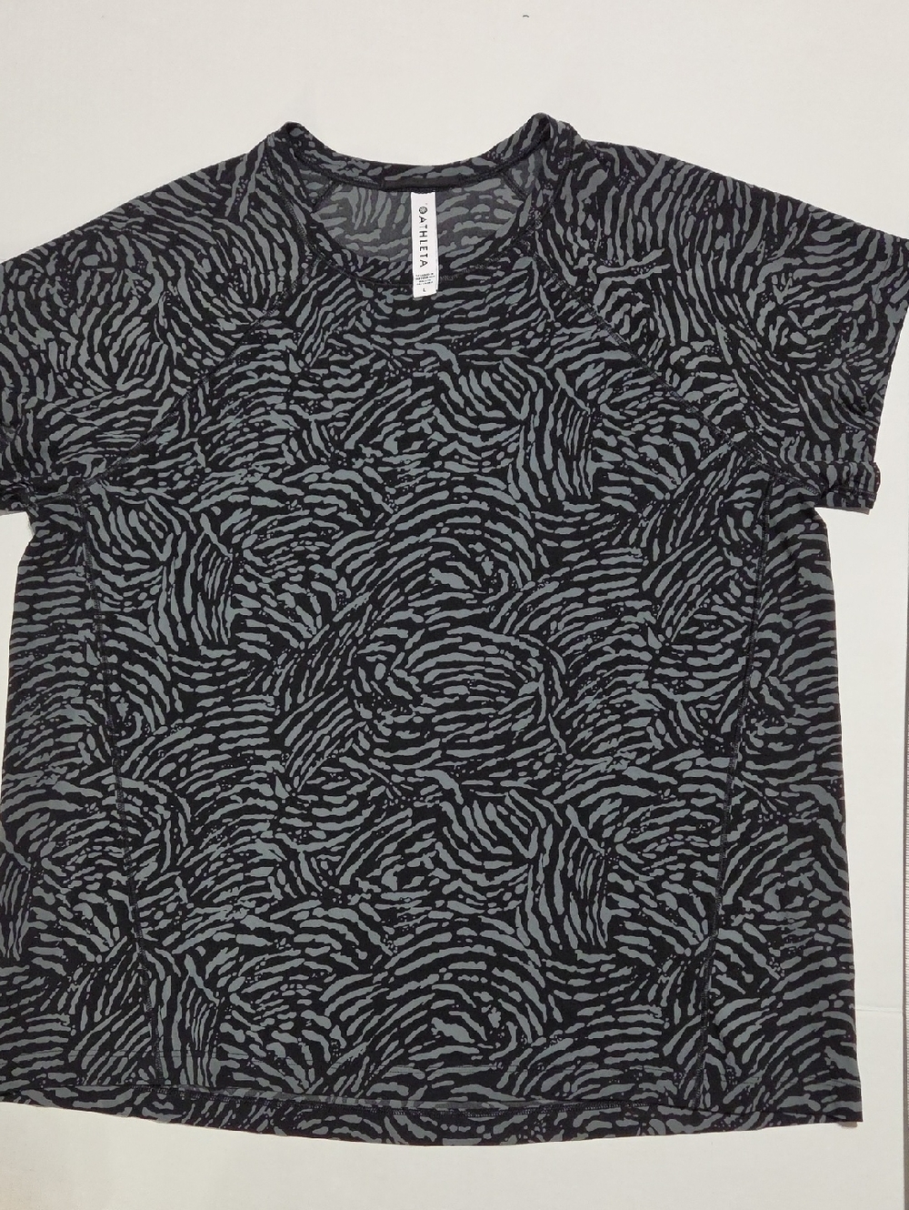 Athleta Black & Gray Abstract Print Crew Tee